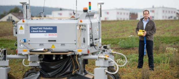 GLAUCO DINIZ DUARTE - Bosch cria robô que identifica e elimina erva daninha sem herbicida